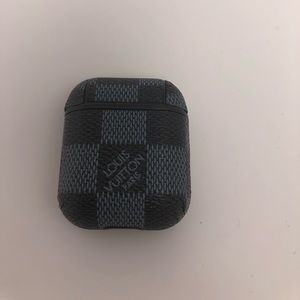 Luxury AirPod case cover!!🖤